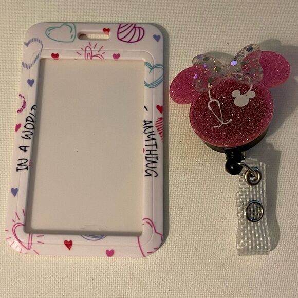 Minnie Mouse Nurse Badge Reel and Holder NWT - Picture 4 of 9
